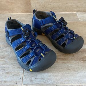 Kids Unisex Keens Size 12